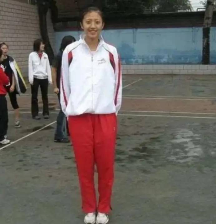中国女排郎平的爱徒，31岁拒绝退役、父母催婚，想再拼一个冠军